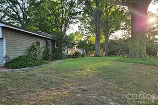 18029 Whispering Oaks Dr, Cornelius, NC 28031 - Photo 4