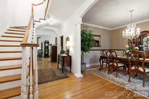17 Crooked Oak Ct, Hendersonville, NC 28791 - Photo 8