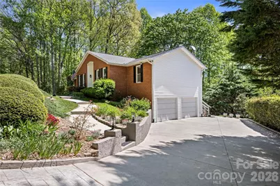 1801 Riverview Court, Hendersonville, NC 28739 - Photo 4