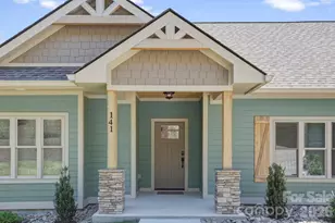 141 N Crab Meadow Dr, Hendersonville, NC 28739 - Photo 2