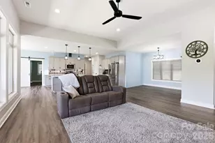 141 N Crab Meadow Dr, Hendersonville, NC 28739 - Photo 6