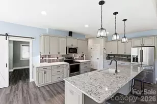 141 N Crab Meadow Dr, Hendersonville, NC 28739 - Photo 8