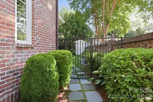 309 Hempstead Pl, Charlotte, NC 28207 - Photo 42