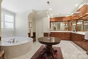2044 Queens Rd W, Charlotte, NC 28207 - Photo 28