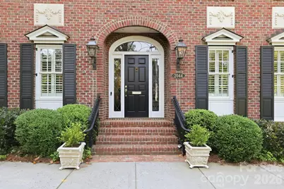 2044 Queens Road W, Charlotte, NC 28207 - Photo 2
