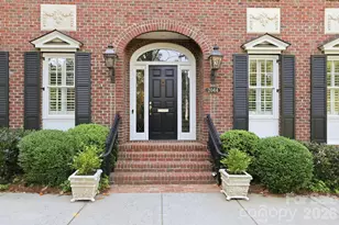 2044 Queens Rd W, Charlotte, NC 28207 - Photo 2