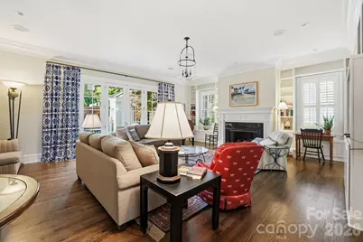 2044 Queens Road W, Charlotte, NC 28207 - Photo 12