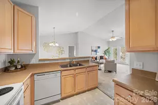 16458 Redstone Mountain Ln, Charlotte, NC 28277 - Photo 12
