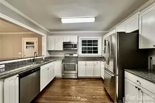 710 Neil St, Gastonia, NC 28052 - Photo 10