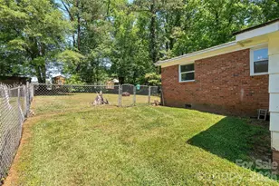 605 E Boston Ave, Bessemer City, NC 28016 - Photo 20