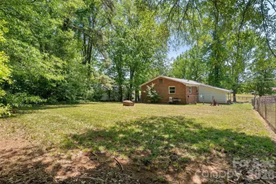 605 E Boston Avenue, Bessemer City, NC 28016 - Photo 22