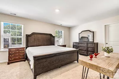 1241 37th Avenue Lane NE, Hickory, NC 28601 - Photo 2