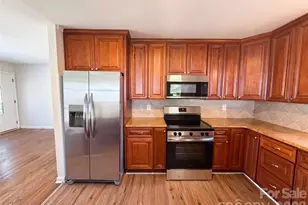 2431 Lynn Dr, Gastonia, NC 28054 - Photo 2