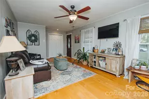 341 Bond St, Marion, NC 28752 - Photo 4