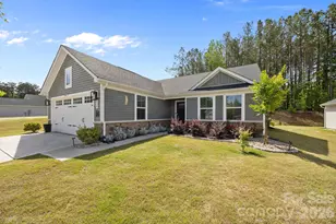 439 Grandiflora Ave, Lancaster, SC 29720 - Photo 2