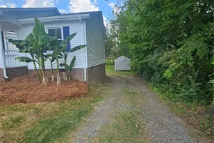 315 Maine Ave E, Bessemer City, NC 28016 - Photo 12