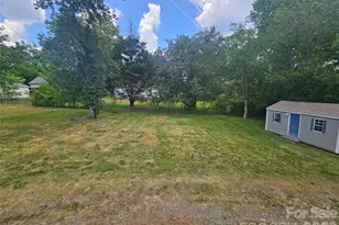 315 Maine Ave E, Bessemer City, NC 28016 - Photo 6