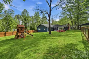127 Erkwood Dr, Hendersonville, NC 28739 - Photo 1