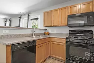 2011 Stargrass Ct, Charlotte, NC 28213 - Photo 14
