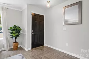 2011 Stargrass Ct, Charlotte, NC 28213 - Photo 4