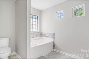 2011 Stargrass Ct, Charlotte, NC 28213 - Photo 22