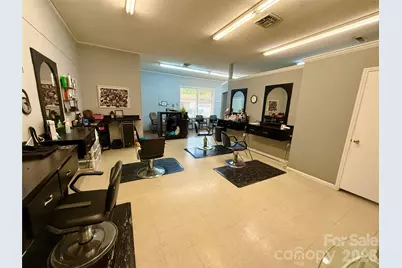 135 Fairway Shopping Center Street, Hudson, NC 28638 - Photo 4