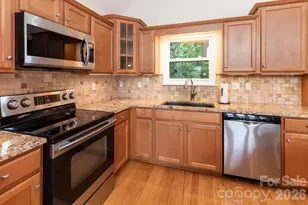 44 Deer Meadows Dr, Candler, NC 28715 - Photo 12