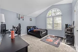 9713 Veronica Dr, Charlotte, NC 28215 - Photo 4