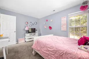 9713 Veronica Dr, Charlotte, NC 28215 - Photo 8