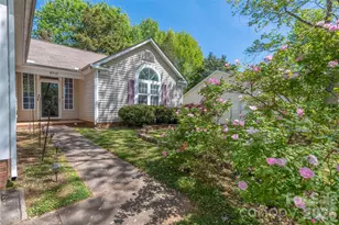 9713 Veronica Dr, Charlotte, NC 28215 - Photo 2