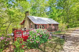 80 Corbin Hills Dr, Franklin, NC 28734 - Photo 2