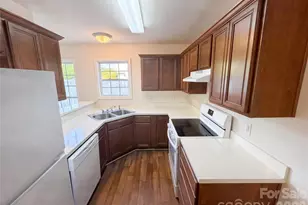9510 Littleleaf Dr, Charlotte, NC 28215 - Photo 10