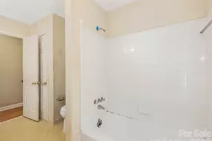 12301 Oakhaven Dr, Charlotte, NC 28273 - Photo 14