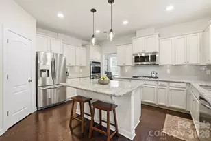 1989 Topaz Plaza, Davidson, NC 28036 - Photo 2