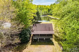 944 High Peak Rd, Hendersonville, NC 28739 - Photo 2
