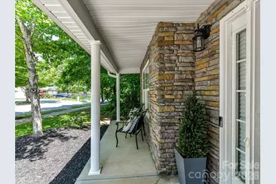 19040 Oakhurst Boulevard, Cornelius, NC 28031 - Photo 4