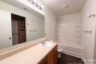 6734 Wandering Creek Dr, Charlotte, NC 28216 - Photo 14