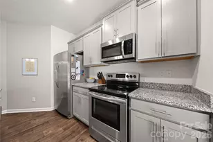 6132 Guildford Hill Ln, Charlotte, NC 28215 - Photo 6