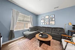6132 Guildford Hill Ln, Charlotte, NC 28215 - Photo 12