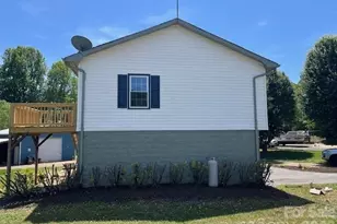 2381 Boardwalk Ct, Lenoir, NC 28645 - Photo 6