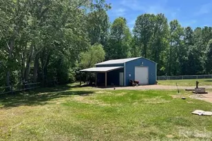 2381 Boardwalk Ct, Lenoir, NC 28645 - Photo 8