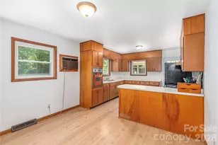1140 Groundhog Rd, Canton, NC 28716 - Photo 6