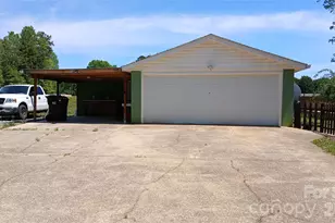 300 Woodlawn Dr, Connelly Springs, NC 28612 - Photo 10