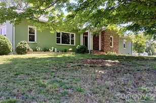 300 Woodlawn Dr, Connelly Springs, NC 28612 - Photo 2