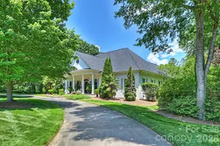 3747 Moorland Dr, Charlotte, NC 28226 - Photo 2