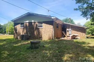 5824 Sugar Loaf Rd, Connelly Springs, NC 28612 - Photo 2
