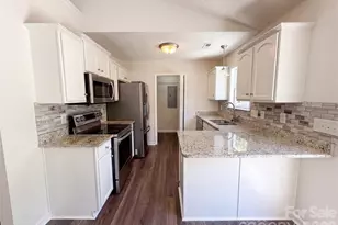 5023 Drake Pond Ln, Rock Hill, SC 29732 - Photo 2