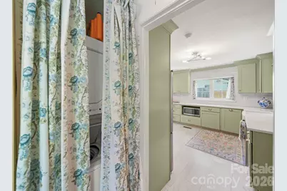 2431 Arnold Drive, Charlotte, NC 28205 - Photo 32