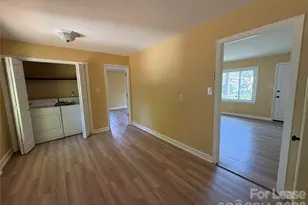 800 Carrington Dr, Charlotte, NC 28214 - Photo 6
