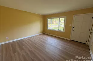 800 Carrington Dr, Charlotte, NC 28214 - Photo 2